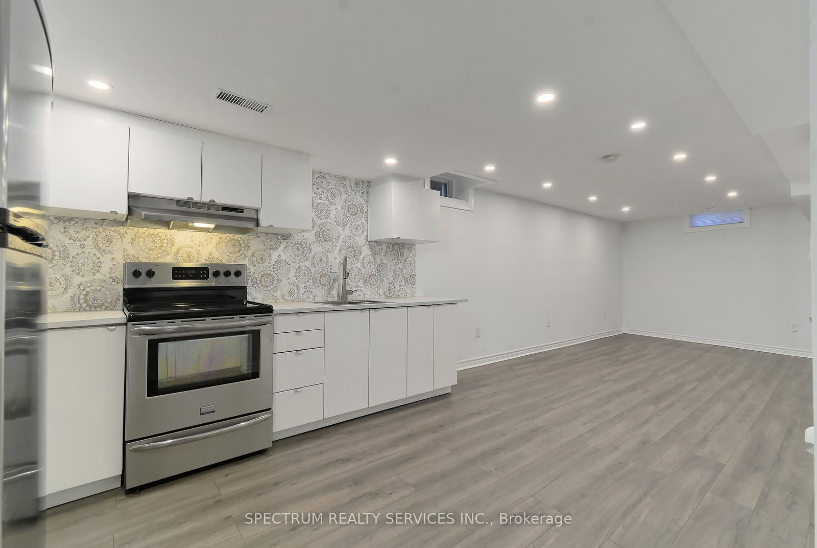 Bsmt - 22 Lanterna Crescent, Vaughan 5