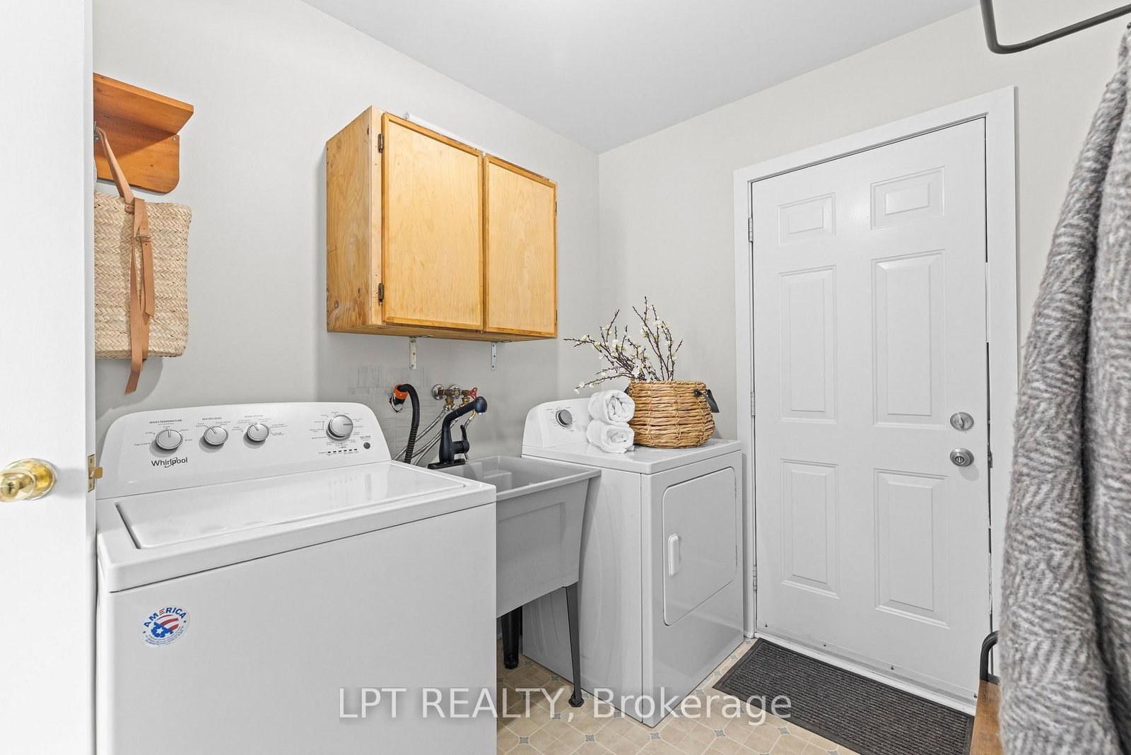 77 Munro St West Street W • Brock, ON photo 14