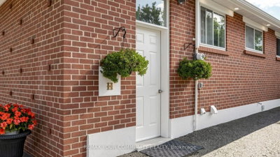 59 Davis Road • Aurora, ON photo 4