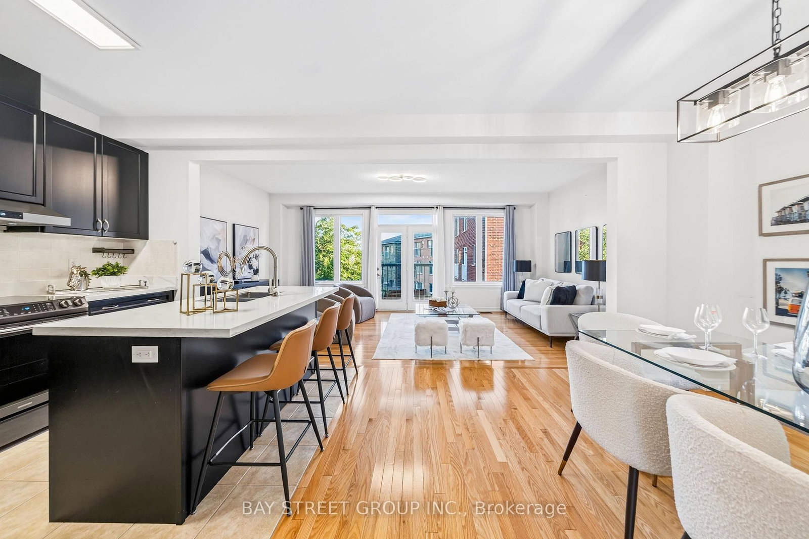 8 Zeng Cheng Drive • Markham, ON photo 10