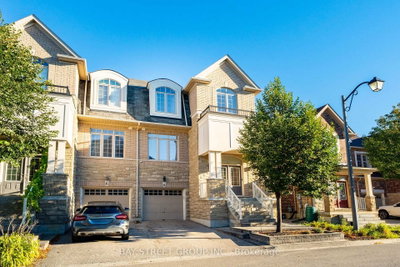 8 Zeng Cheng Drive • Markham, ON photo 2