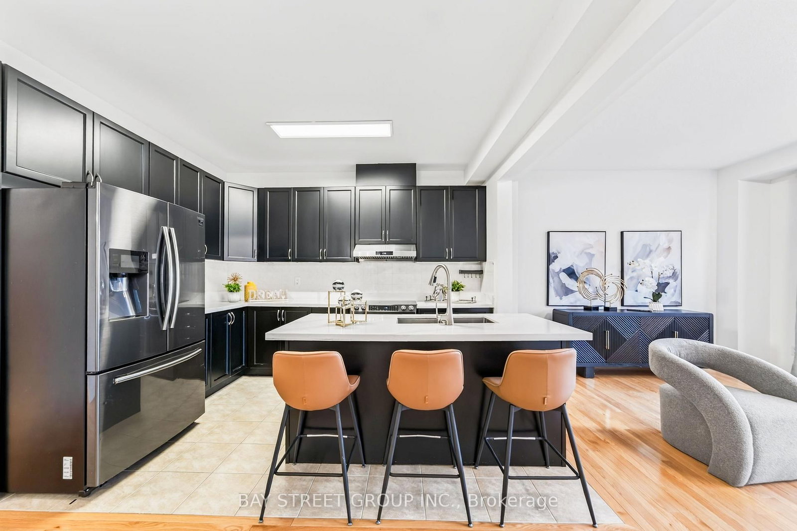 8 Zeng Cheng Drive • Markham, ON photo 8