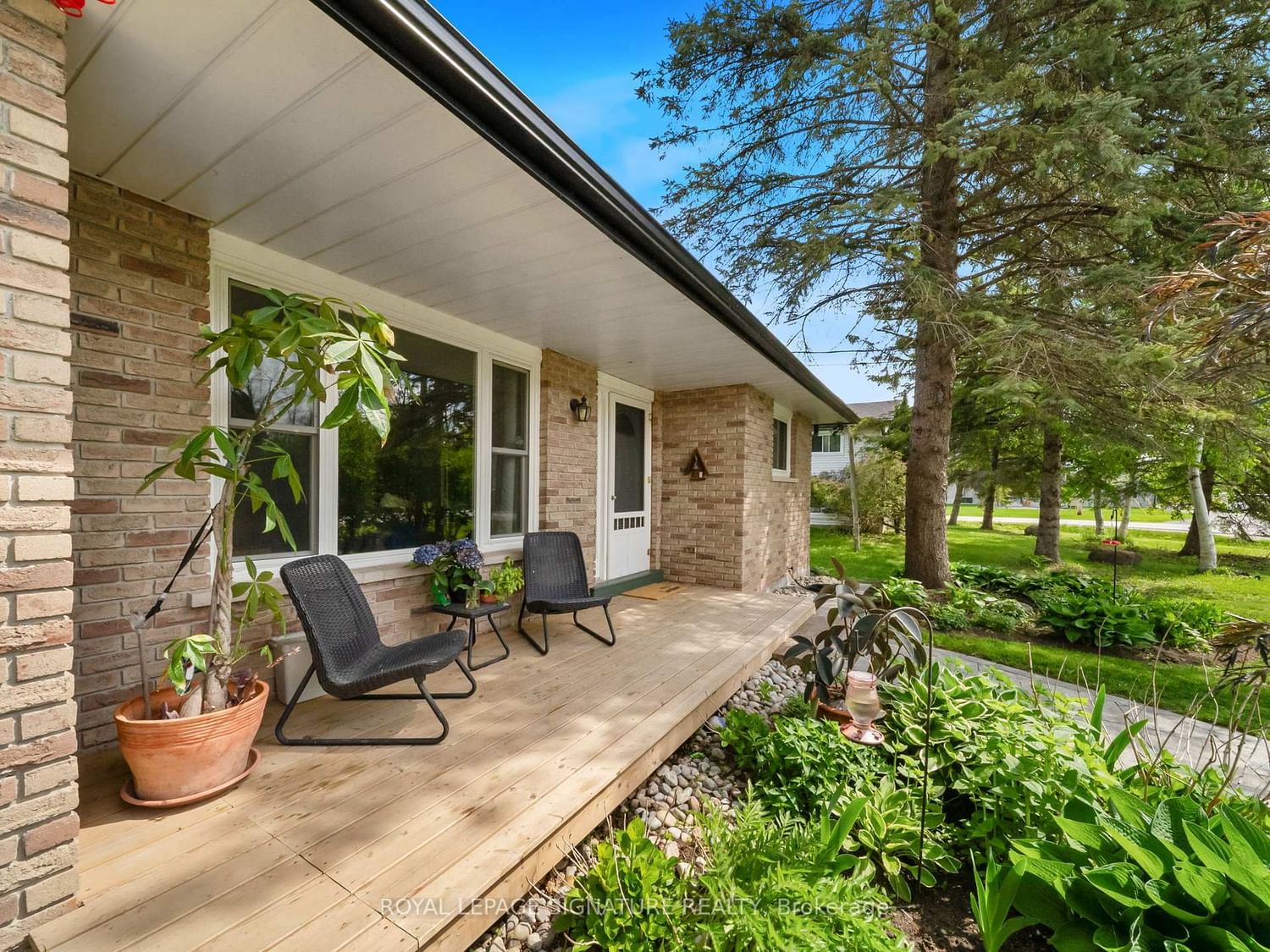 12 Easy Street • Georgina, ON photo 3