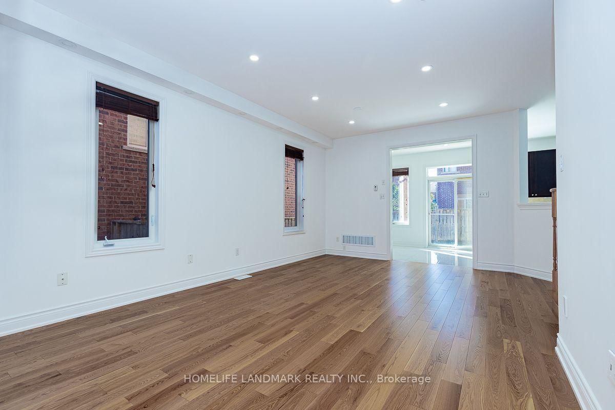 15 Chokecherry Crescent • Markham, ON photo 3
