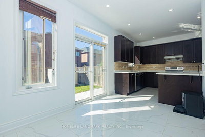 15 Chokecherry Crescent • Markham, ON photo 6