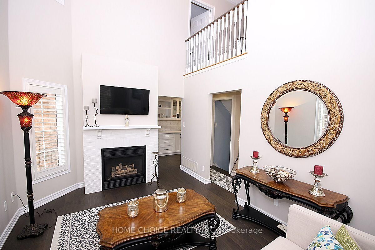155 Hollandview Trail • Aurora, ON photo 11
