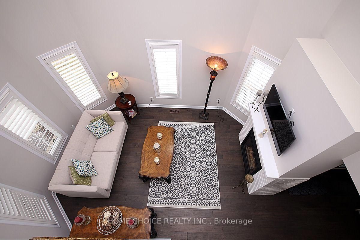 155 Hollandview Trail • Aurora, ON photo 19