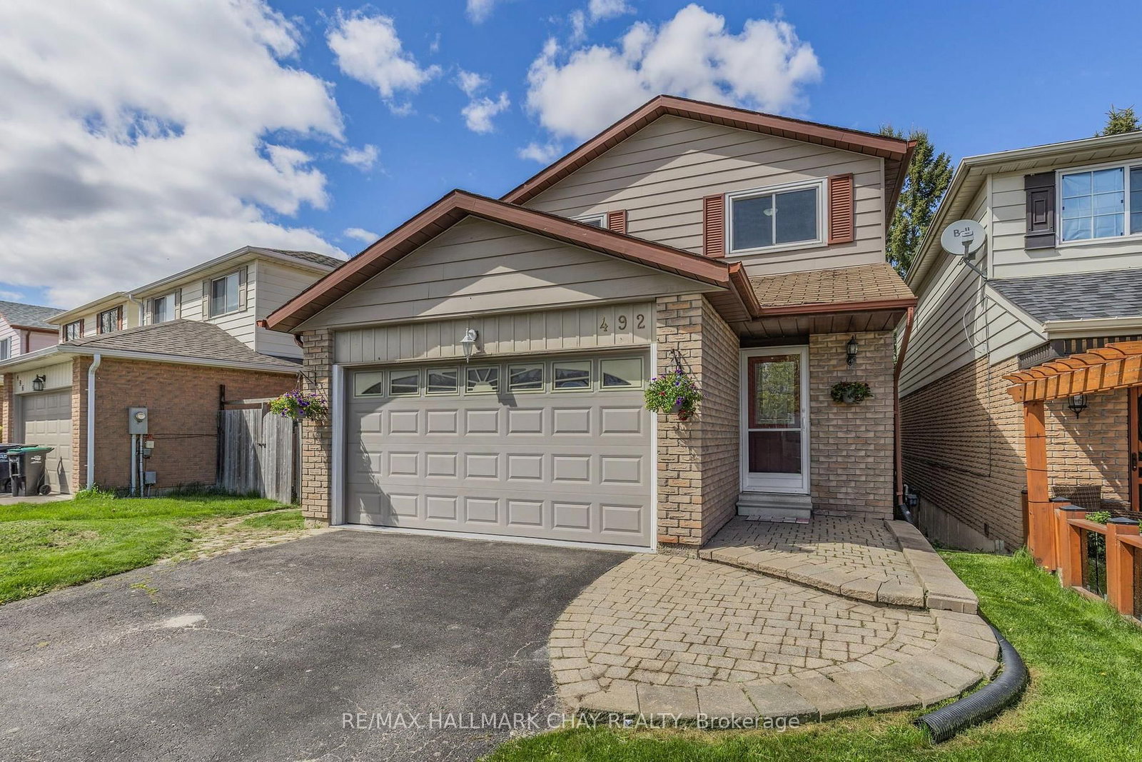 492 Britannia Avenue • Bradford West Gwillimbury, ON photo 1