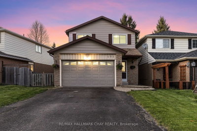 492 Britannia Avenue • Bradford West Gwillimbury, ON photo 2
