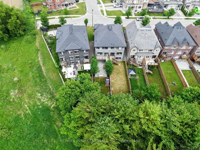 154 Countryman Road • East Gwillimbury, ON photo 2