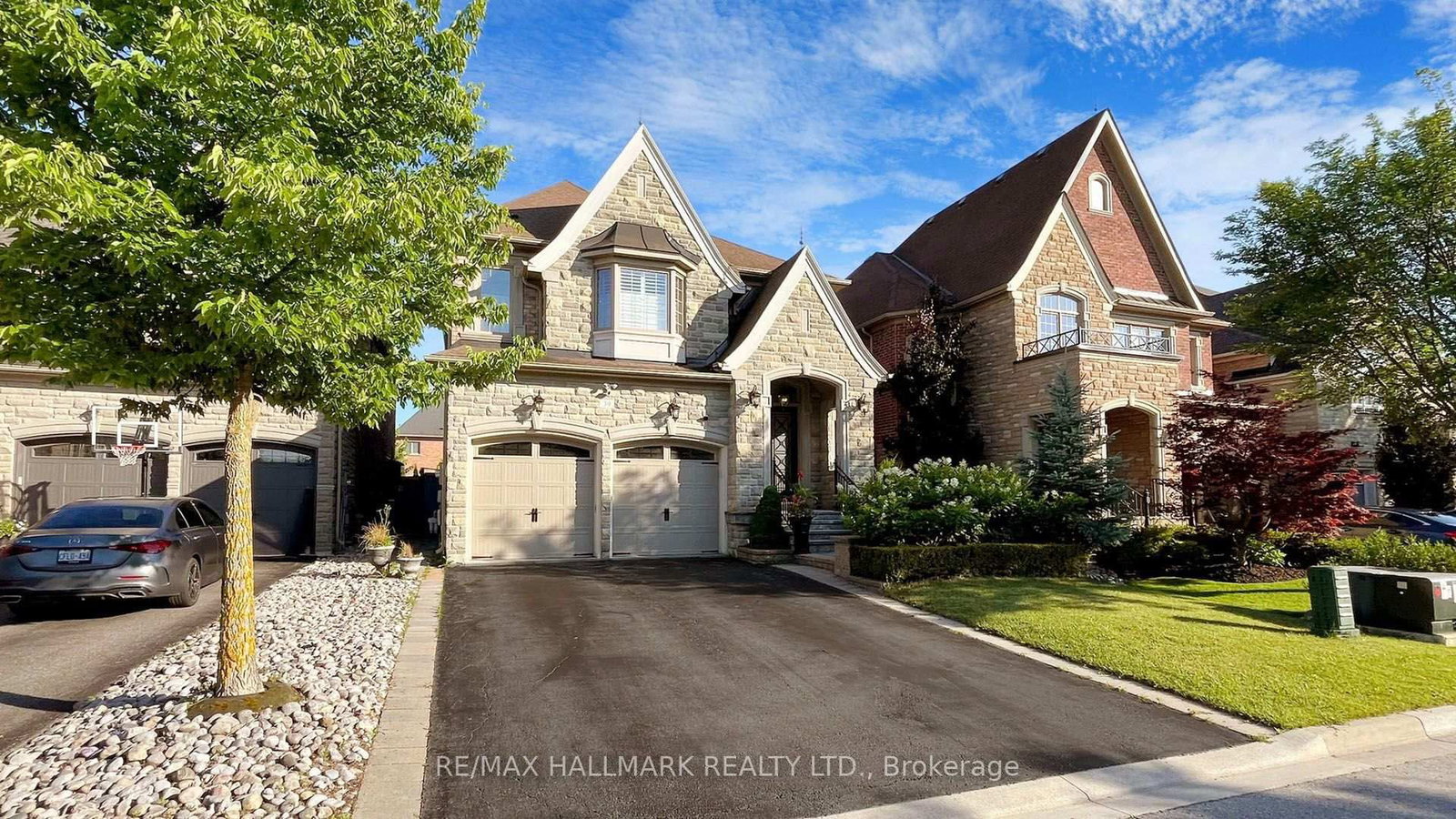 39 Lilly Valley Crescent • King, ON photo 2
