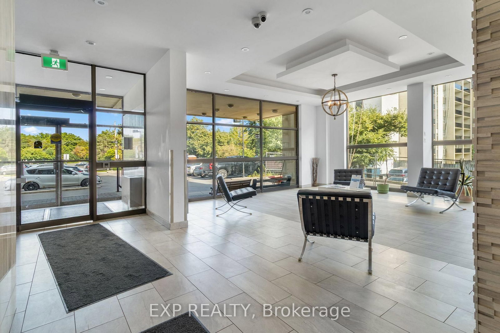 180 Dudley Avenue • Markham, ON photo 2