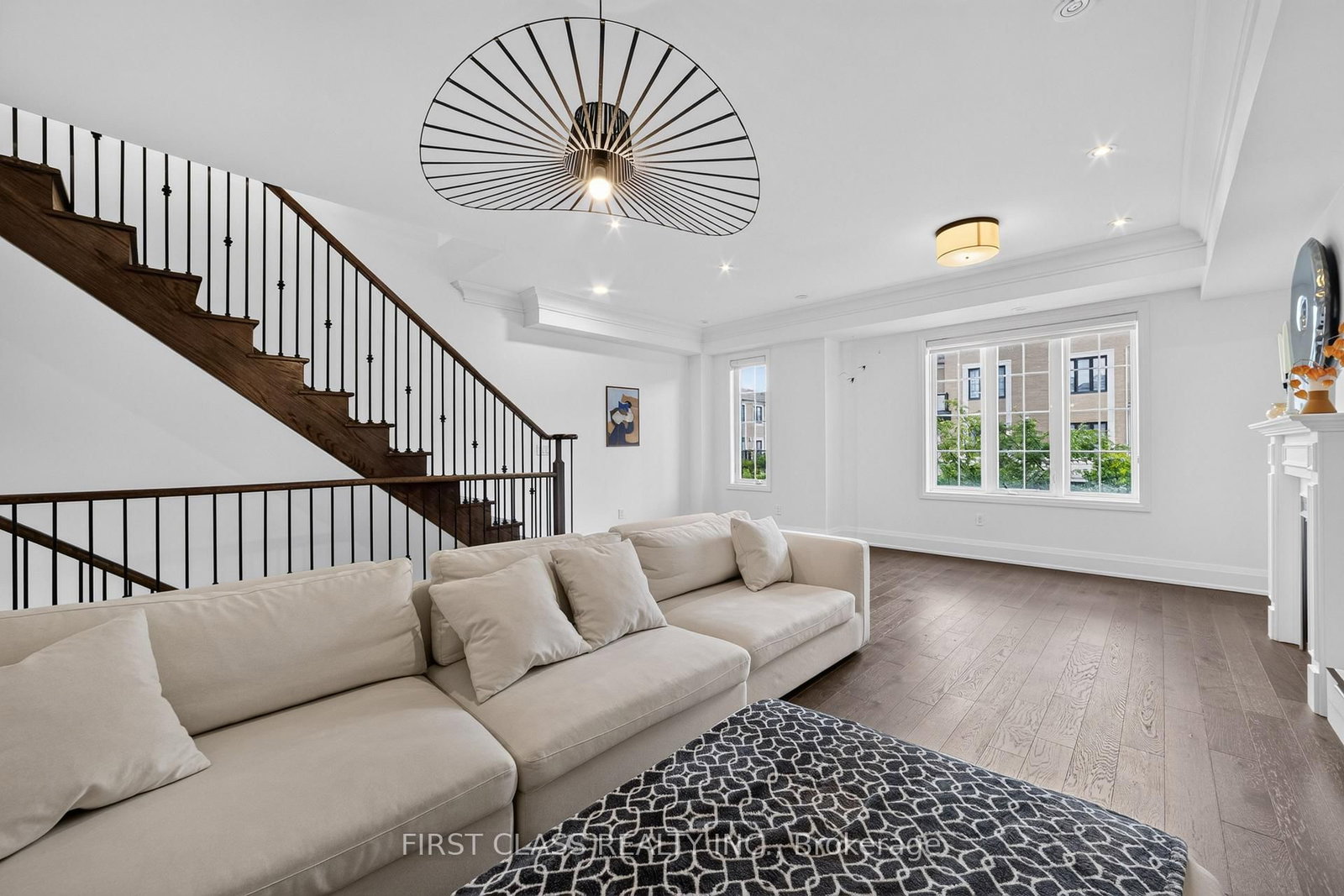 8 Mildred Temple Way • Markham, ON photo 16