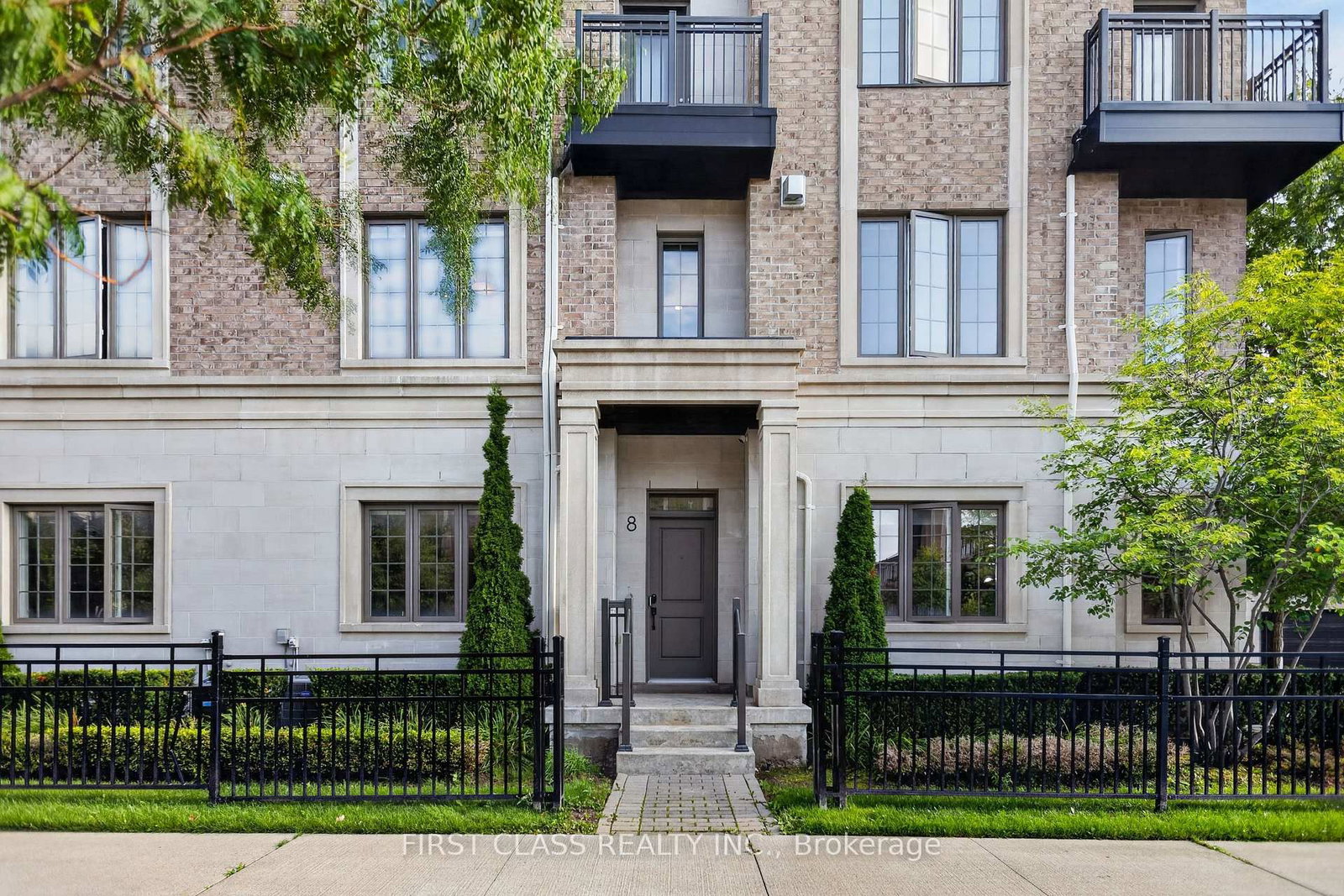 8 Mildred Temple Way • Markham, ON photo 3