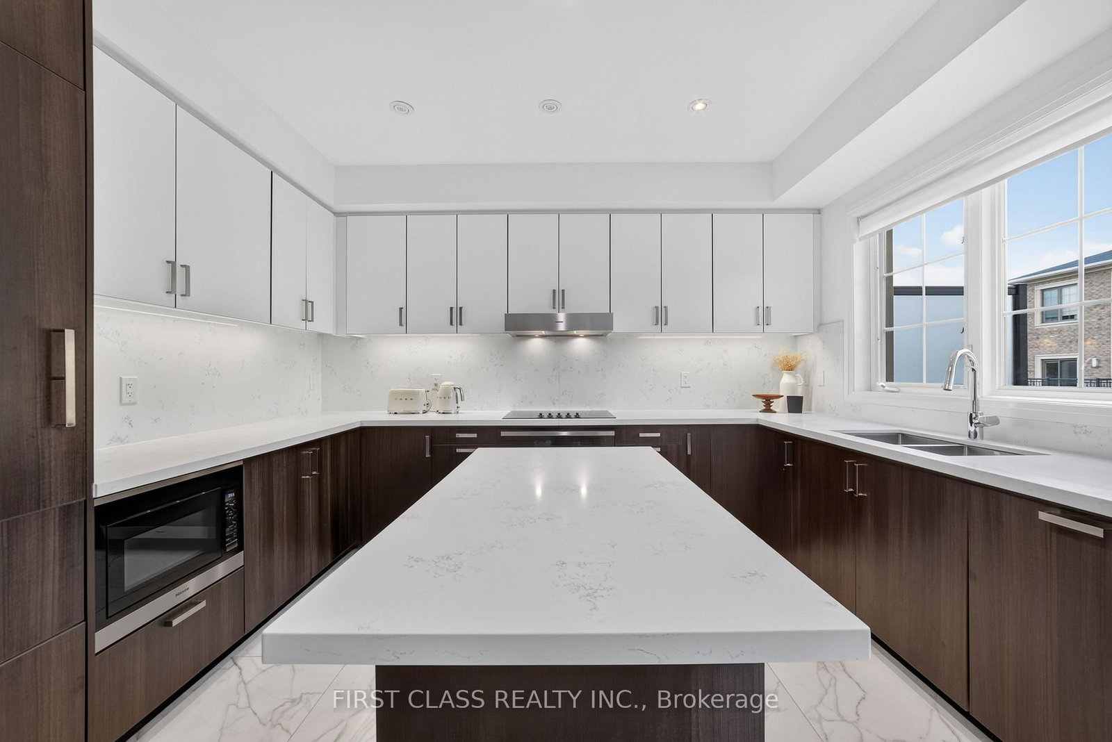 8 Mildred Temple Way • Markham, ON photo 8