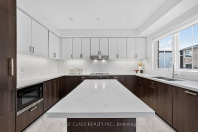 8 Mildred Temple Way • Markham, ON photo 8