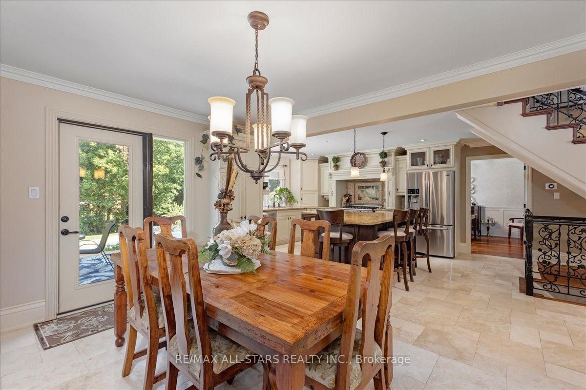 1824 Mount Albert Side Road • East Gwillimbury, ON photo 15