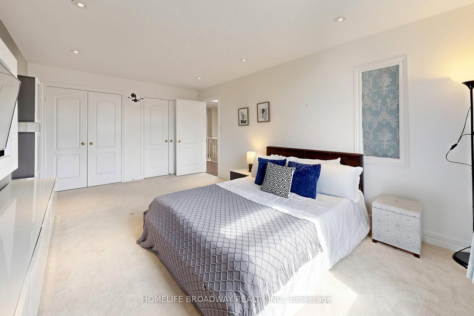 143 Village Gate Drive • Markham, ON photo 37