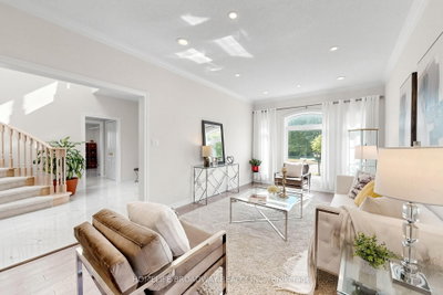 143 Village Gate Drive • Markham, ON photo 5