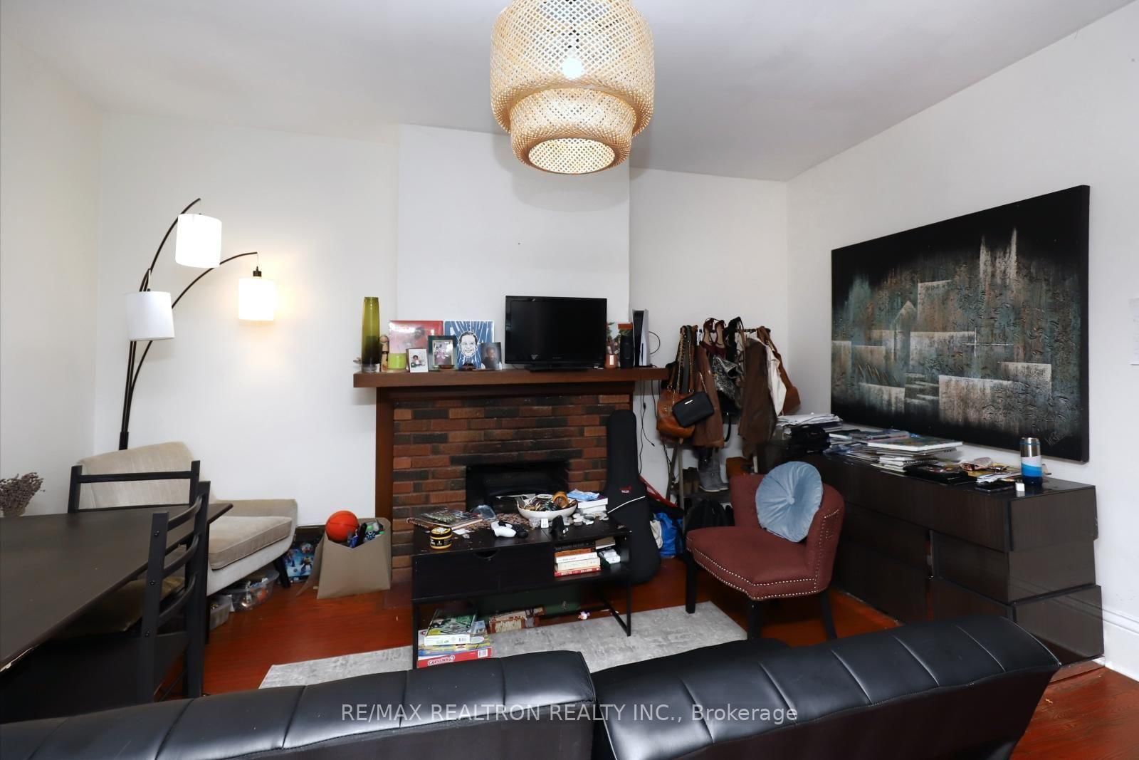 18-20 Reuben Street • Aurora, ON photo 16