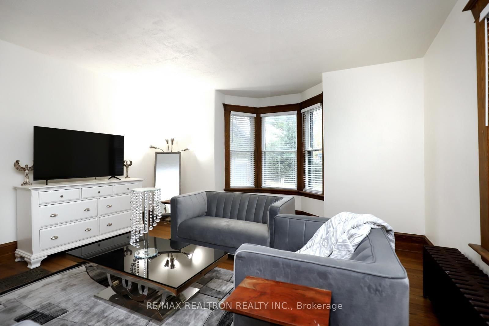 18-20 Reuben Street • Aurora, ON photo 18