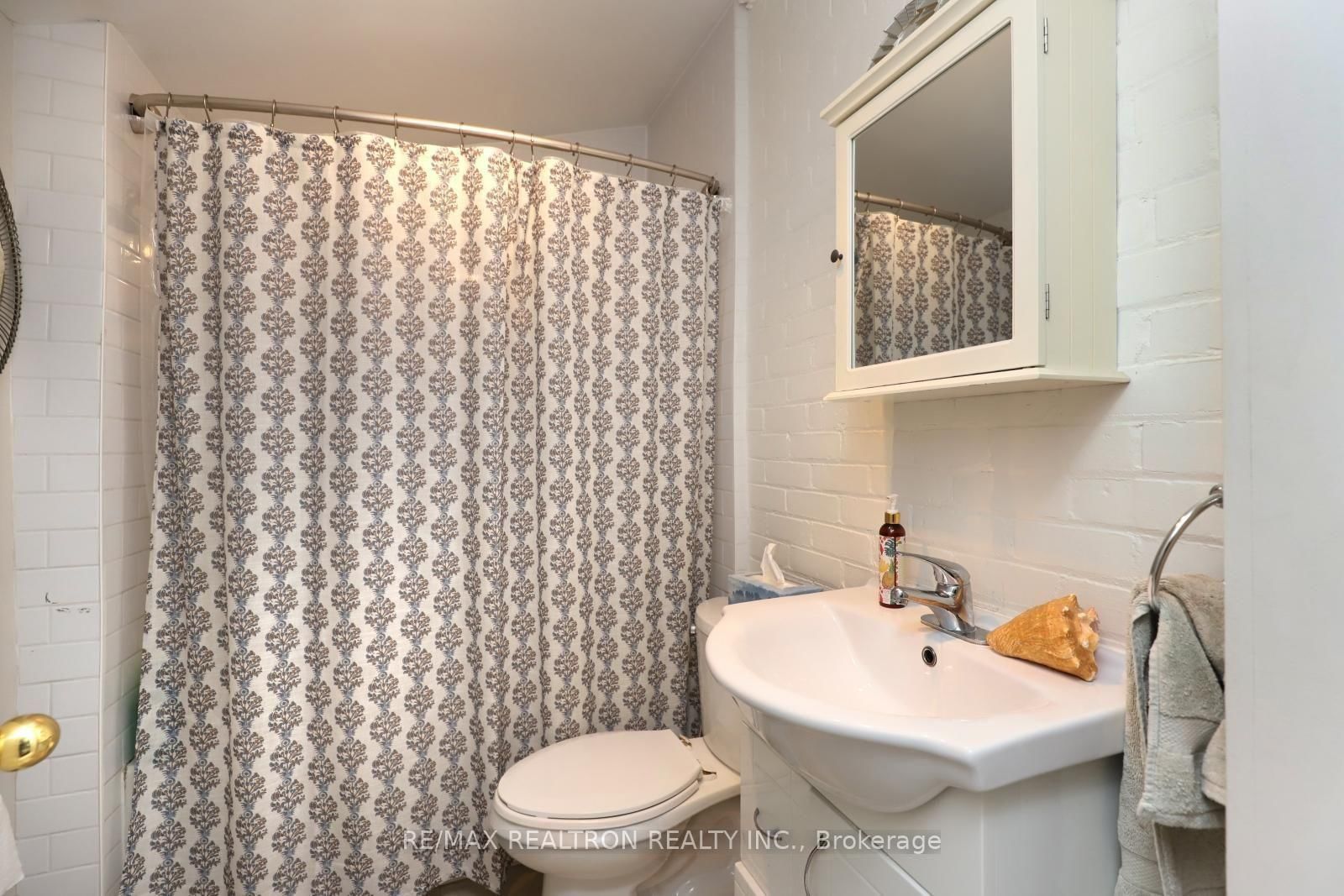 18-20 Reuben Street • Aurora, ON photo 19