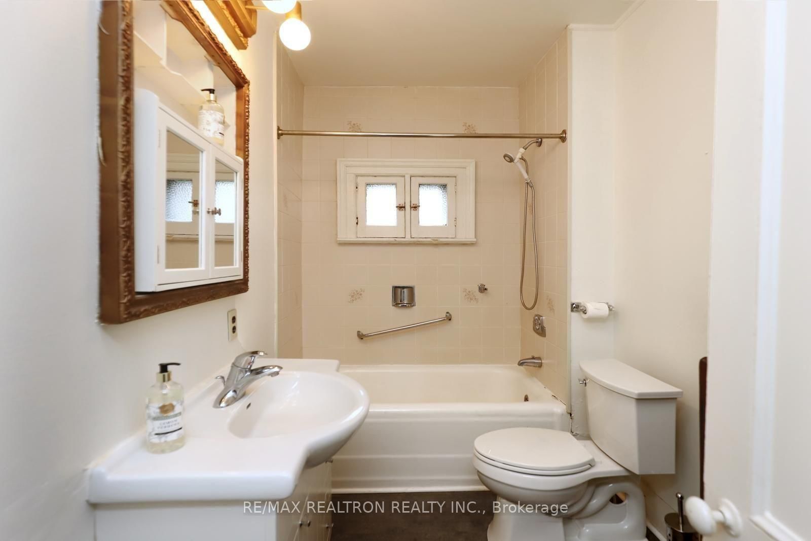 18-20 Reuben Street • Aurora, ON photo 25