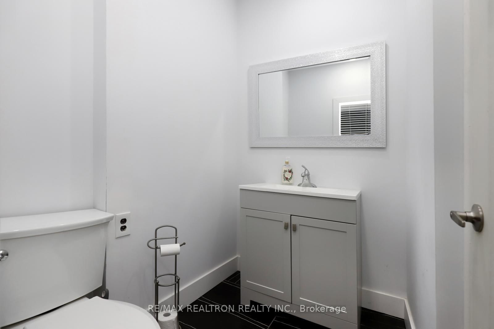 18-20 Reuben Street • Aurora, ON photo 26