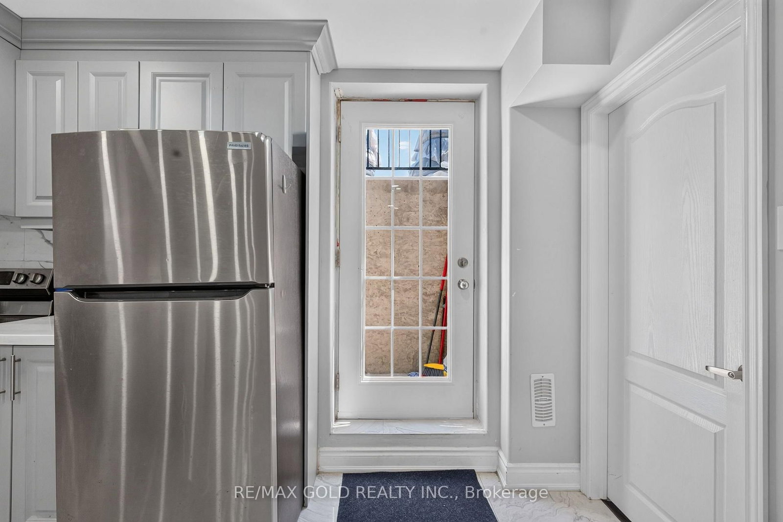 11 Jones Street • New Tecumseth, ON photo 26