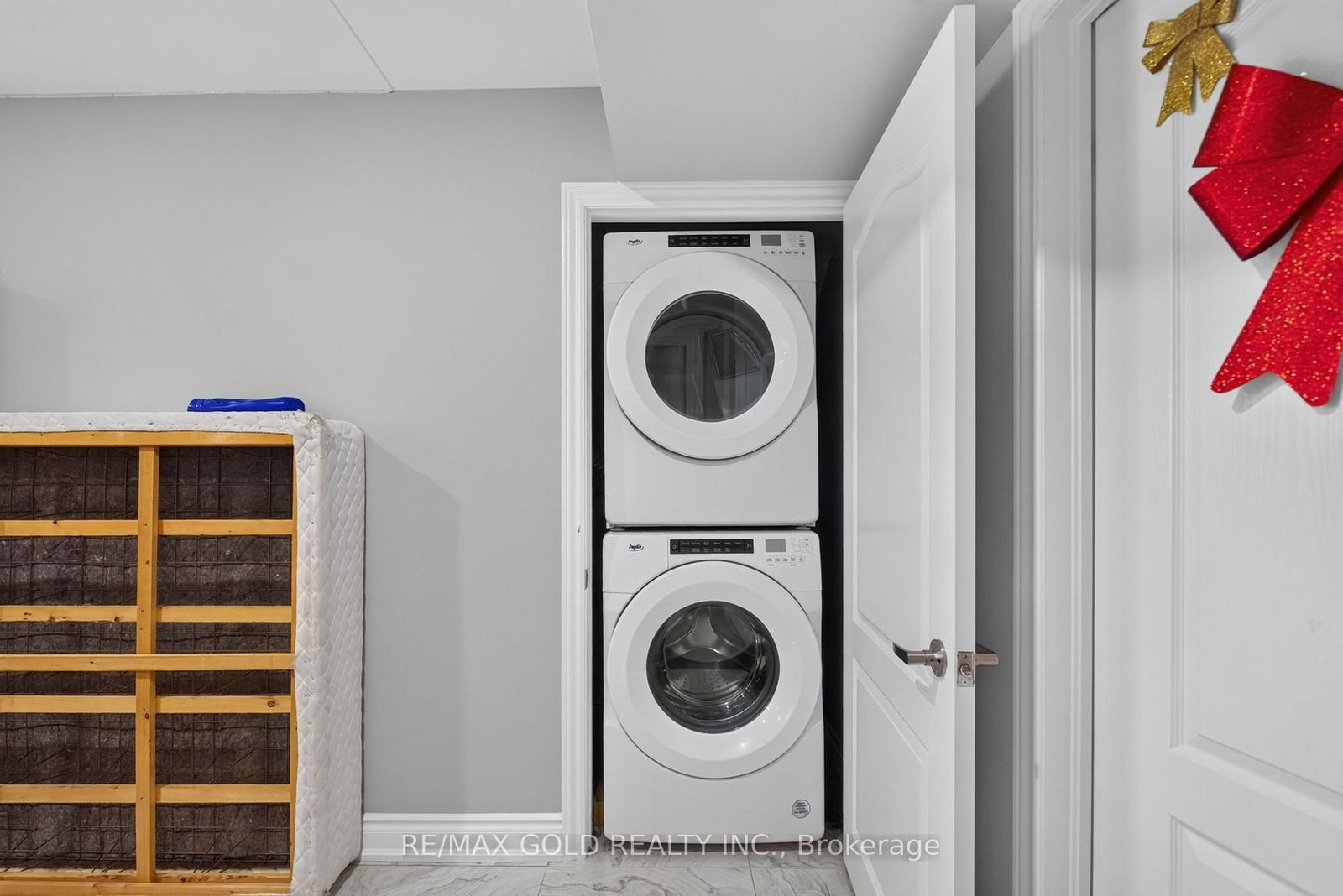 11 Jones Street • New Tecumseth, ON photo 29