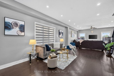 11 Jones Street • New Tecumseth, ON photo 5