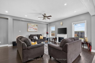 11 Jones Street • New Tecumseth, ON photo 7