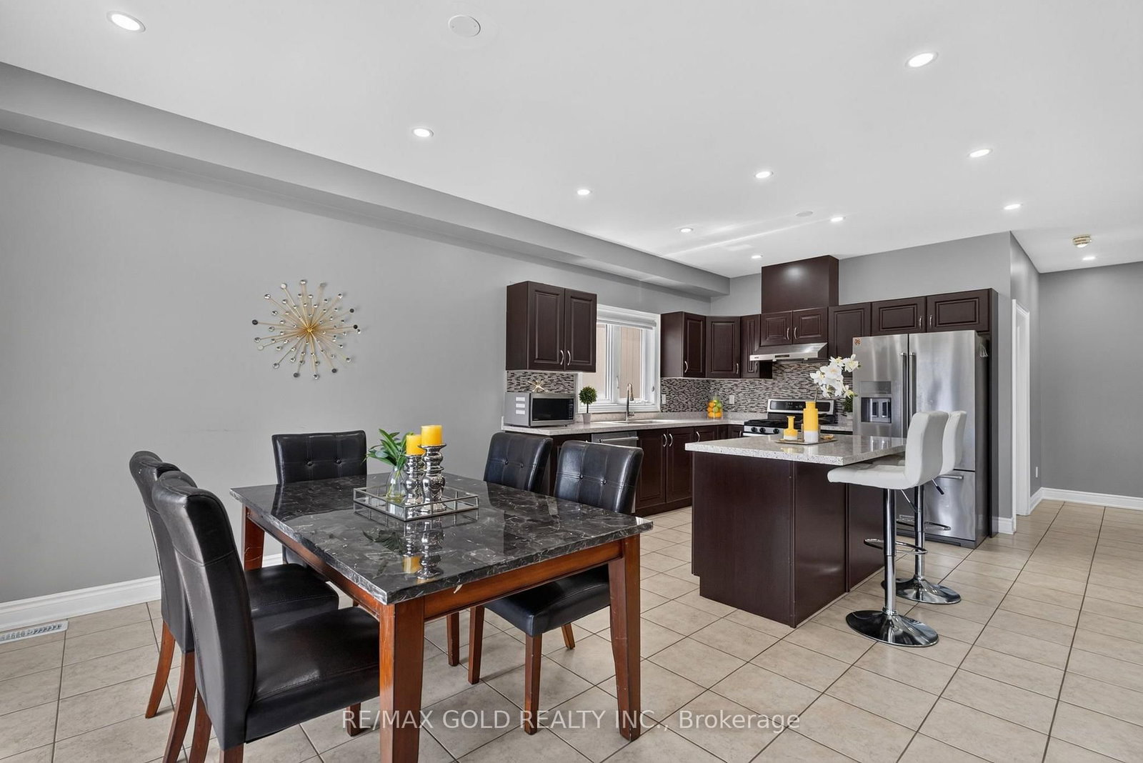 11 Jones Street • New Tecumseth, ON photo 8
