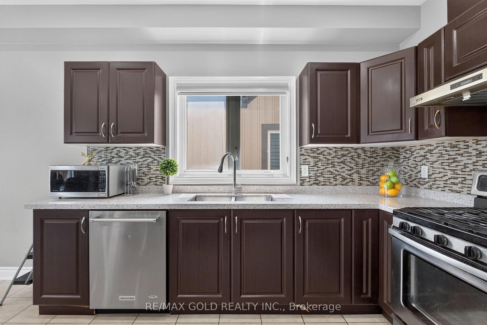 11 Jones Street • New Tecumseth, ON photo 9