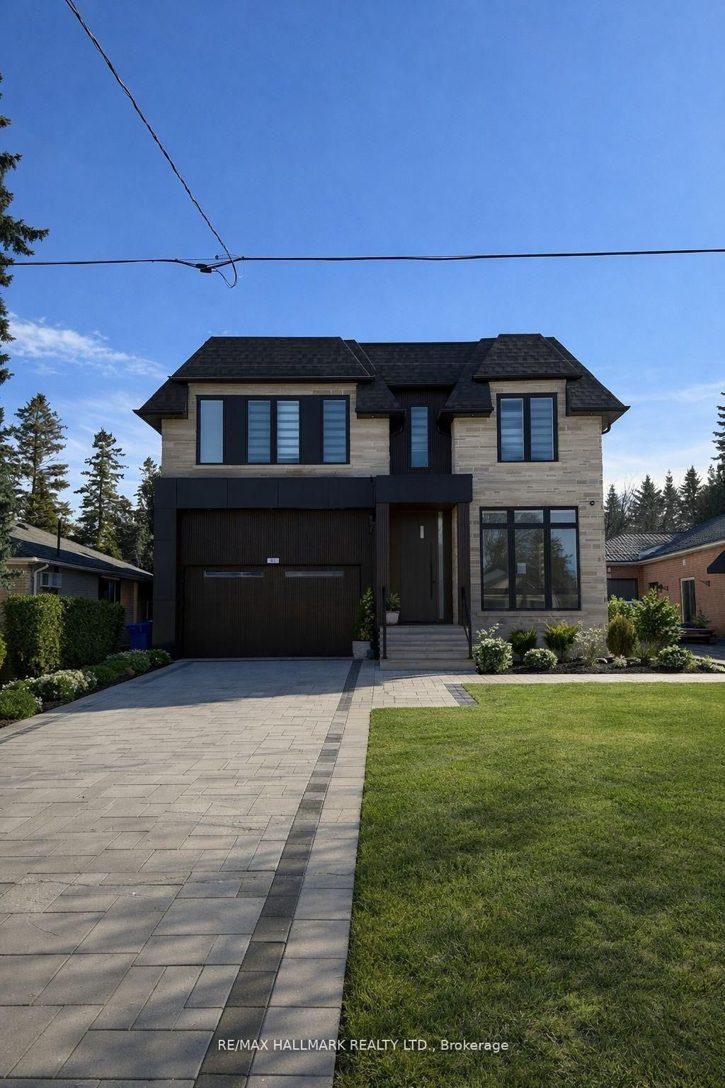 81 Child Drive • Aurora, ON photo 1