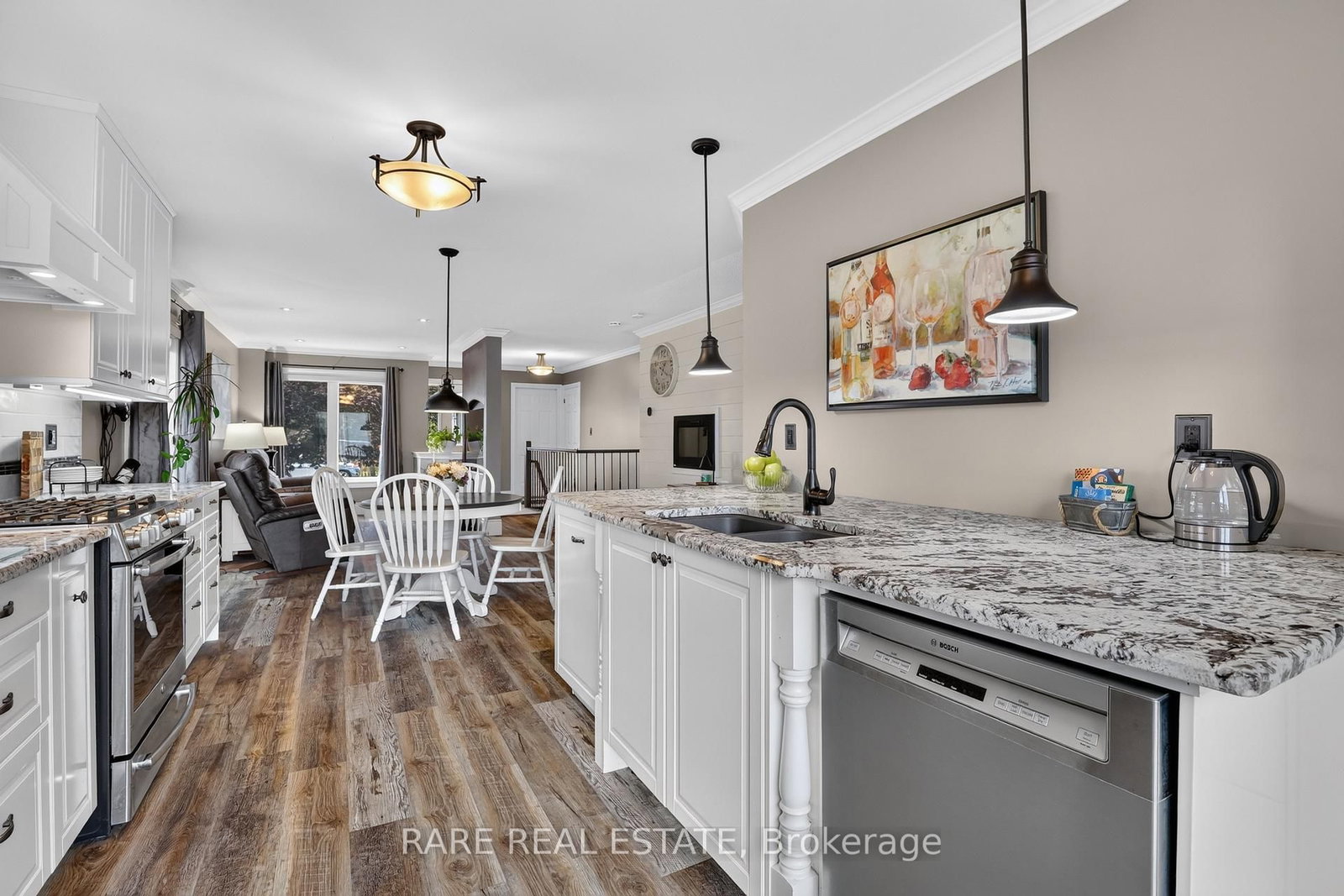 1929 Romina Court • Innisfil, ON photo 9