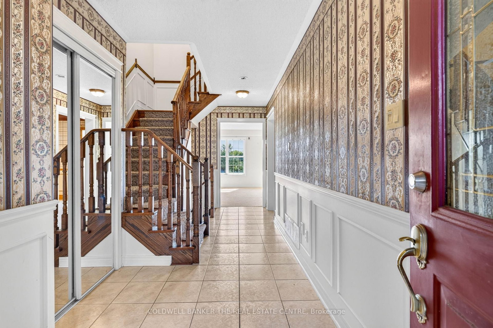 14 Milloy Place • Aurora, ON photo 4