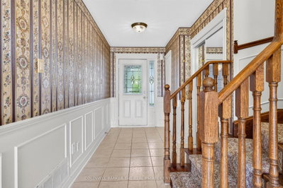 14 Milloy Place • Aurora, ON photo 5