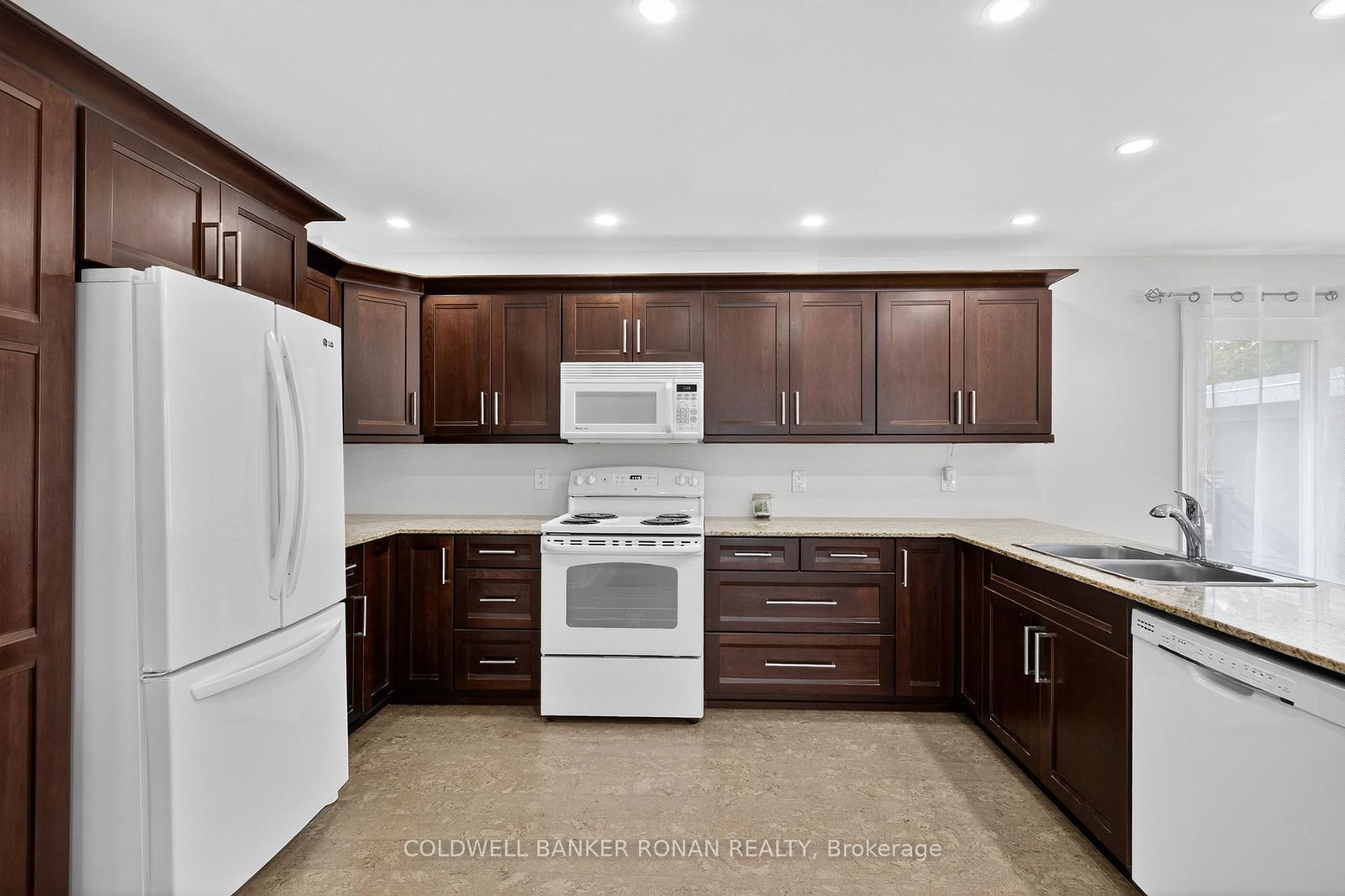 118 Queen Street • Bradford West Gwillimbury, ON photo 9