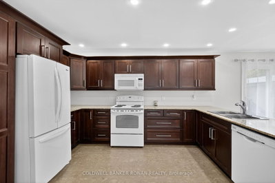 118 Queen Street • Bradford West Gwillimbury, ON photo 9