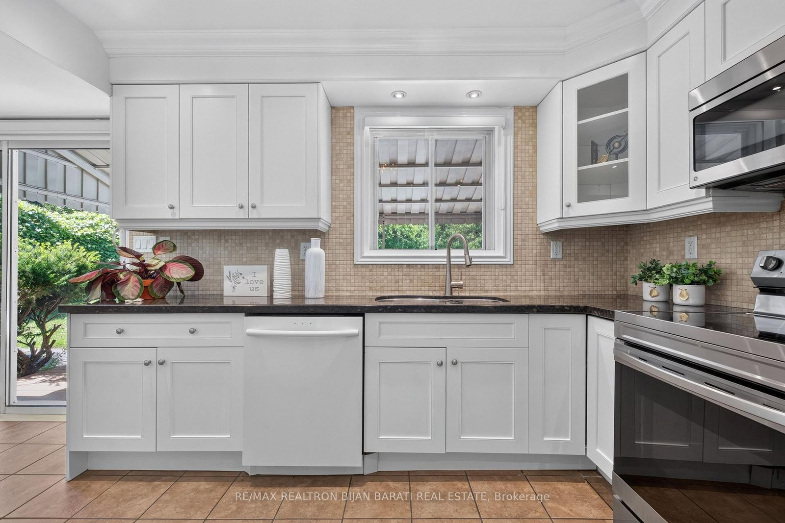 215 Grandview Avenue • Markham, ON photo 19