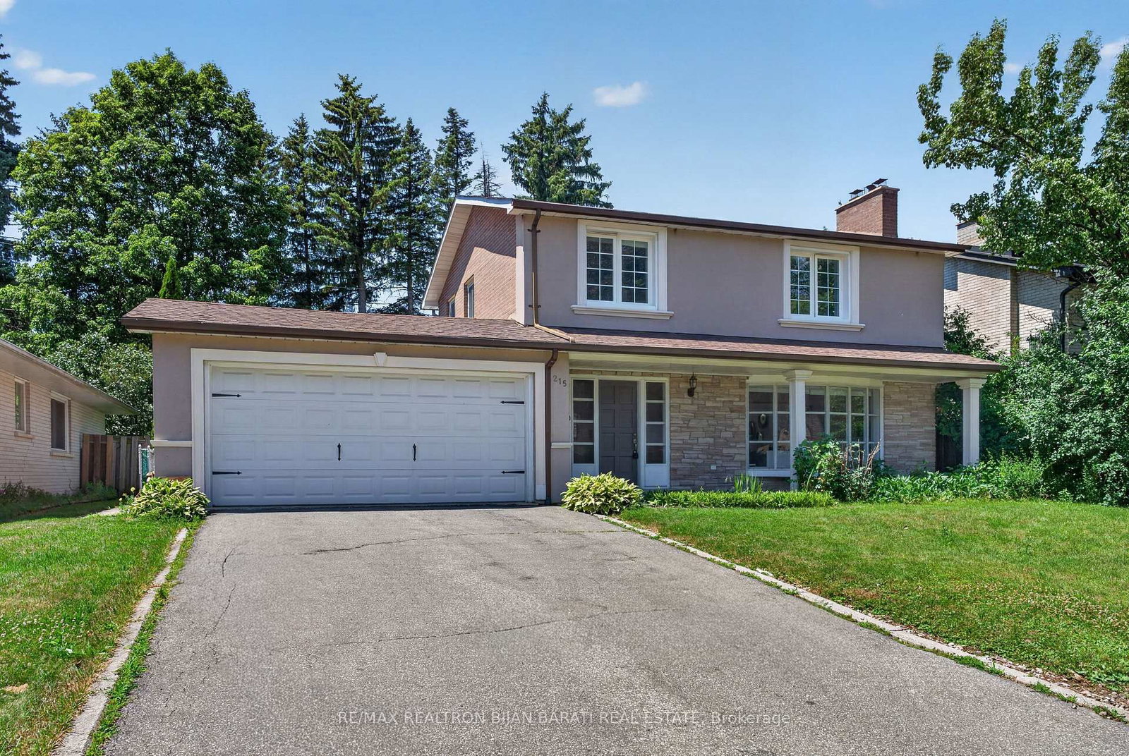 215 Grandview Avenue • Markham, ON photo 2