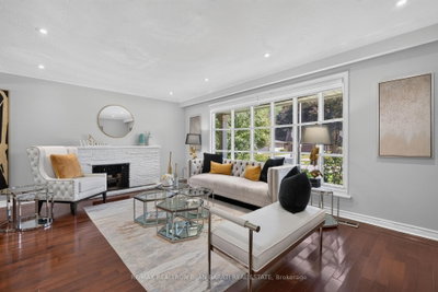 215 Grandview Avenue • Markham, ON photo 4