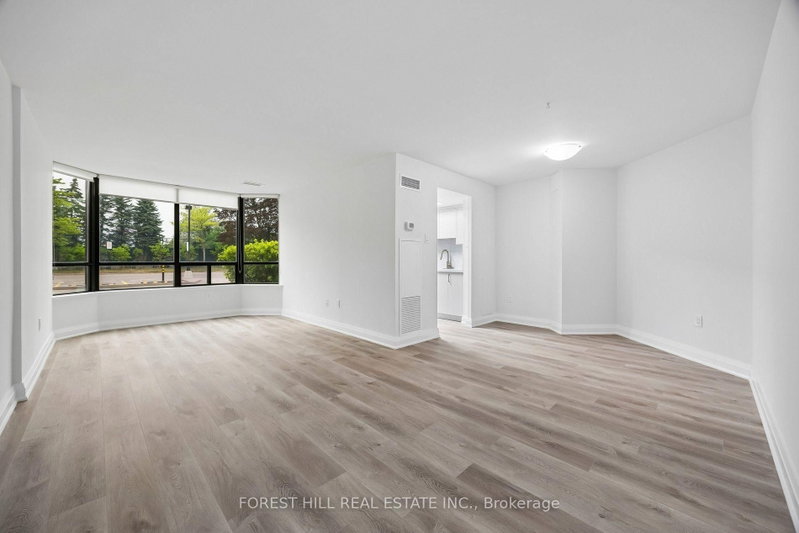 101 - 7420 Bathurst Street