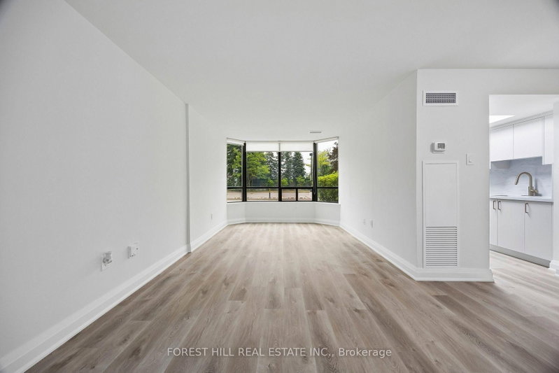 101 - 7420 Bathurst Street
