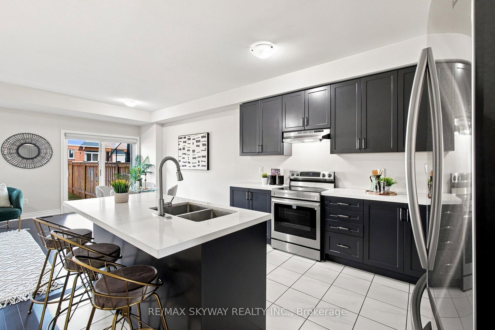 60 Lorne Thomas Place • New Tecumseth, ON photo 24