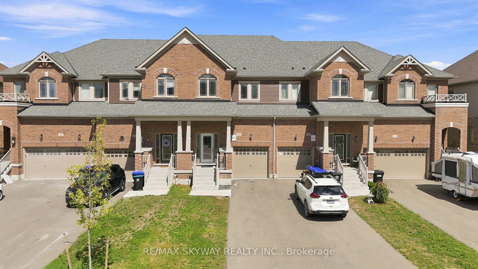60 Lorne Thomas Place • New Tecumseth, ON photo 5