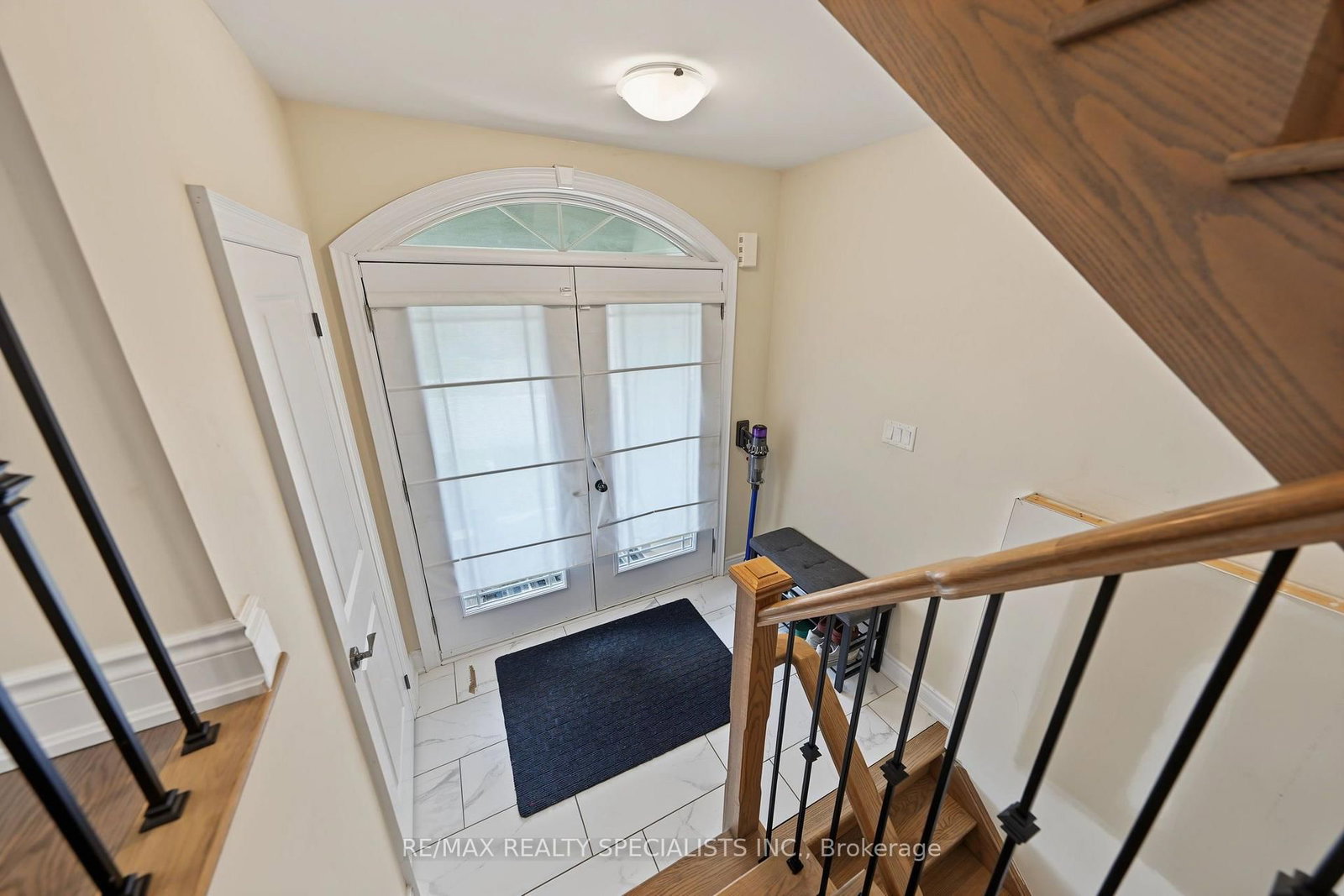 50 Janes Crescent • New Tecumseth, ON photo 5
