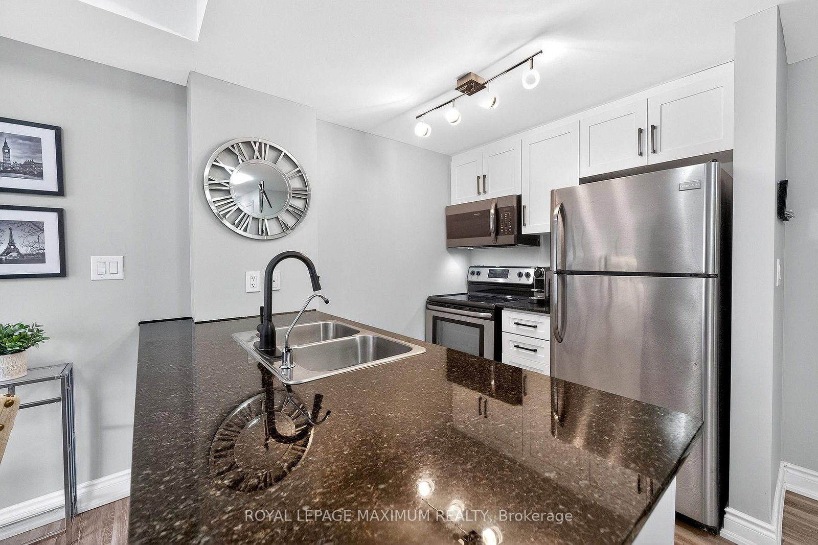 149 Church Street • #209 • King, ON photo 16