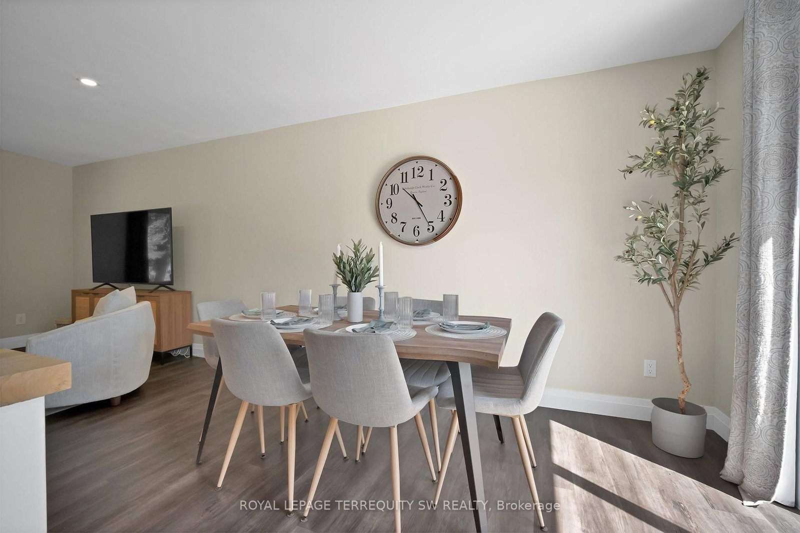 2249 Willard Avenue • Innisfil, ON photo 19